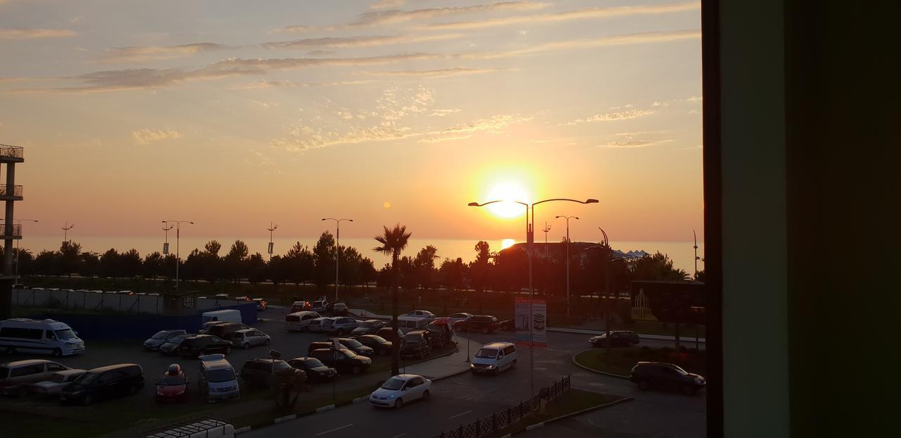 Apartment Rustaveli 59 Батуми Екстериор снимка